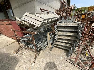 Übersichtsbild von Various scaffolding material